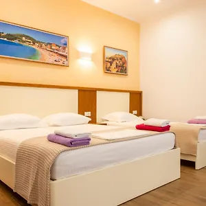 Sofia's Cozy *** Himarë